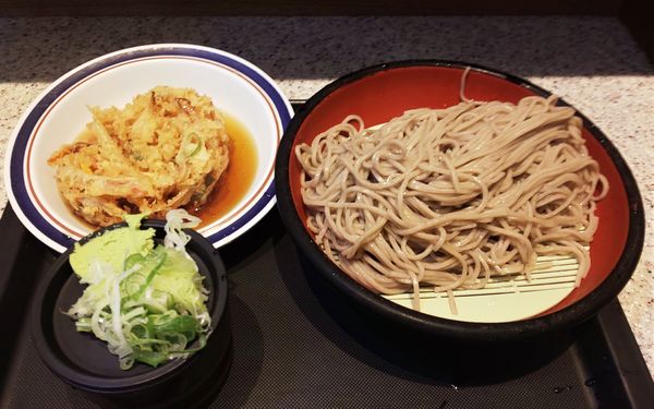 「2玉もりそば（かき揚げ付き）」@名代 富士そば 昭和通り店の写真