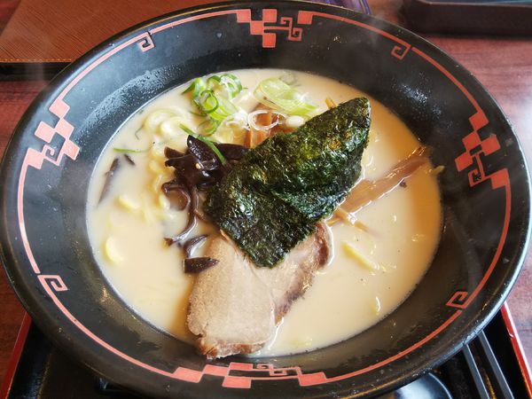 「豚骨ラーメン」@ラーメン専科 どんどんの写真