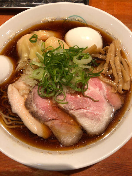 「特製ワンタン麺（醤油）」@麺屋 六感堂 Rock'anDoの写真