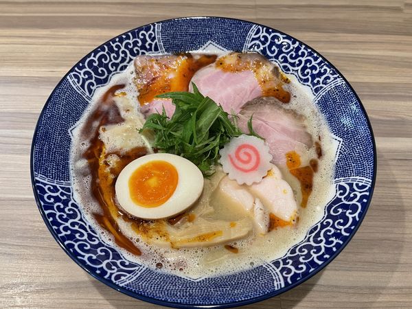 「鳥そば・800+チャーシュー300＋エビ辣油60」@鳥そば 真屋の写真