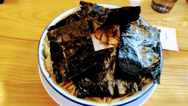 「中華そば(普通･硬め･濃い口･油普通･身入り)+海苔」@ケンちゃんラーメン 新庄店の写真