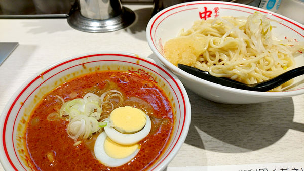 「【夜】限定：冷やしインドラーメン+クラッシュニンニク（生）」@蒙古タンメン 中本 新宿店の写真