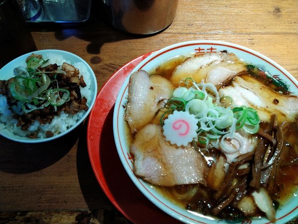 「チャーシュー麺とチャーシュー丼」@肉煮干し中華そば さいころの写真