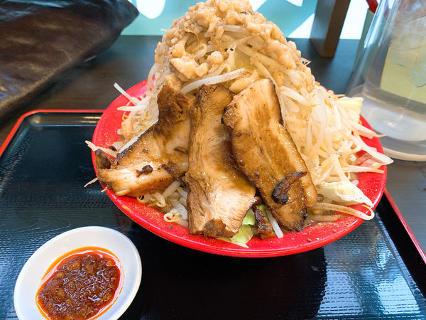 「男の修行 全マシマシ300g 900円」@黒木製麺 釈迦力 雄 柏原店の写真