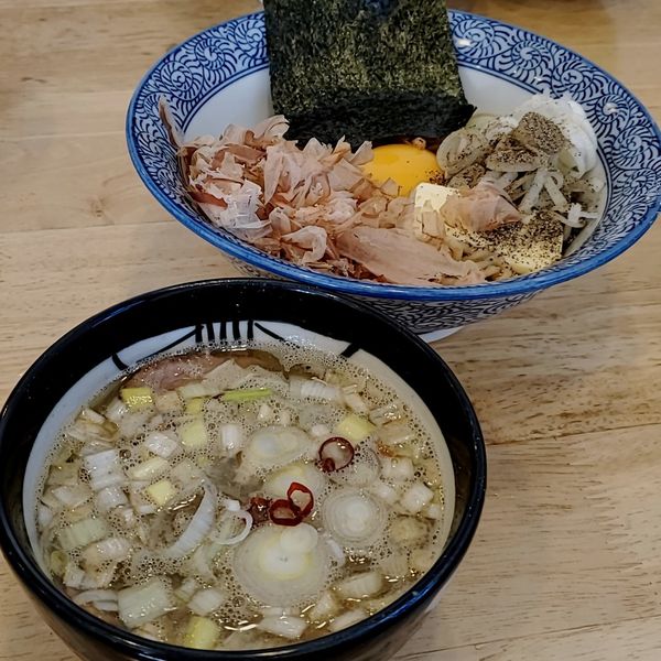 「【期間限定】花かつおとバターのかまたまつけそば」@中華そば専門 とんちぼの写真