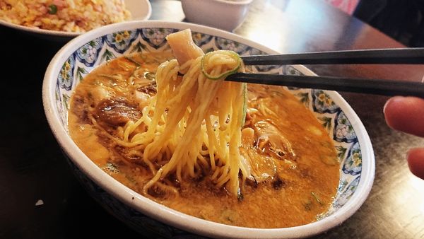 「白胡麻キノコ担々麺(チョイ辛) 750円(込)」@松乃木飯店の写真