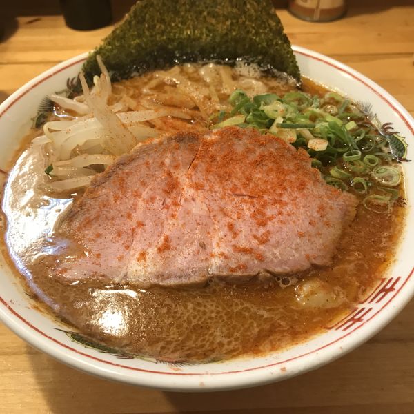 「辛いらぁめん（￥880）」@なるめんの写真