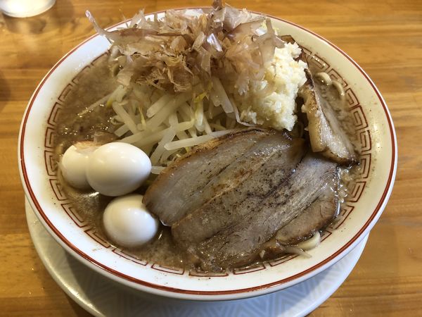 「マンモスラーメンうずら　ニンニク」@泪橋 溝の口店の写真