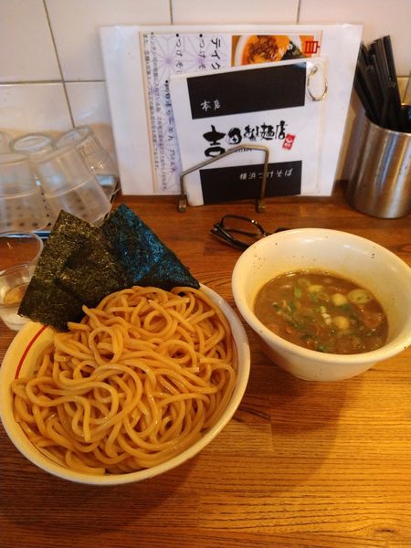 「豚骨煮干し　大盛　950円」@吉田製麺店の写真