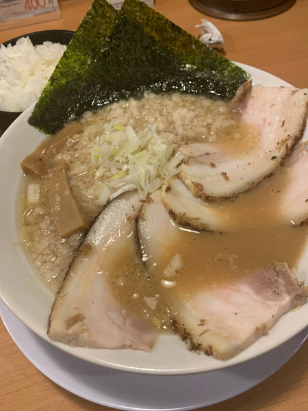「背脂チャーシュー麺」@ラーメン誠門 伊達店の写真