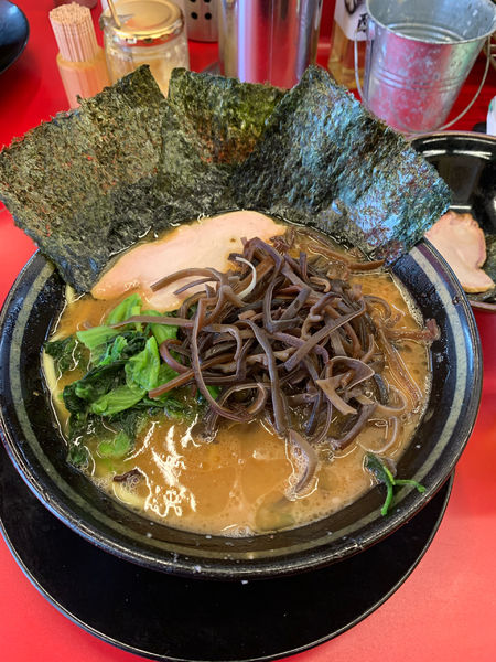 「ラーメン(硬め、普通、普通)、キクラゲ」@柏 王道家の写真