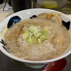 特製ラーメン(中麺)850円+ニンニク(80円)