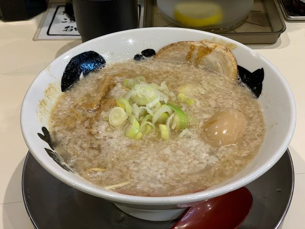 「特製ラーメン(中麺)850円+ニンニク(80円)」@環七ラーメン てらっちょの写真