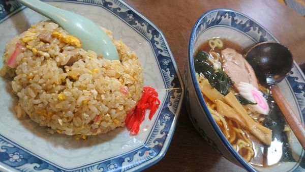「ラーメン、半チャーハン」@ラーメン食堂 英福の写真