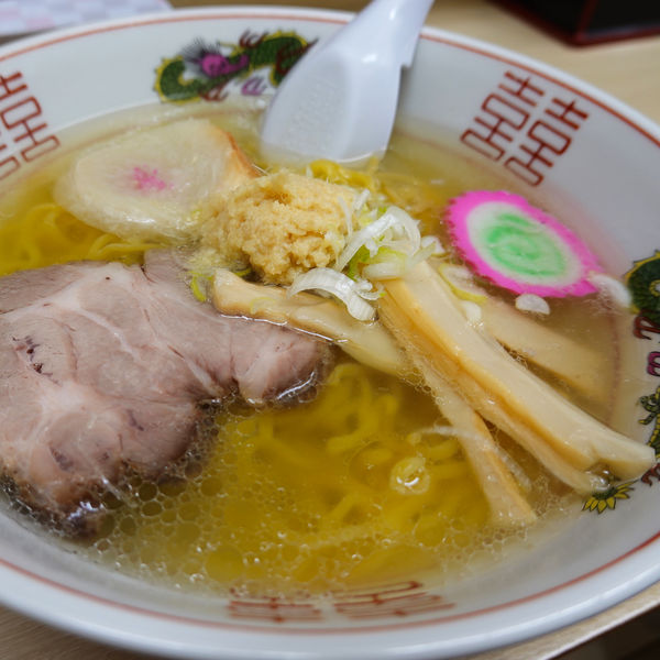 「しょうがラーメン（しお）850円」@ラーメン信月の写真