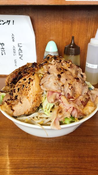 「限定ラーメン麺マシ豚MIX」@ラーメンの店 どでん 北浦和店の写真