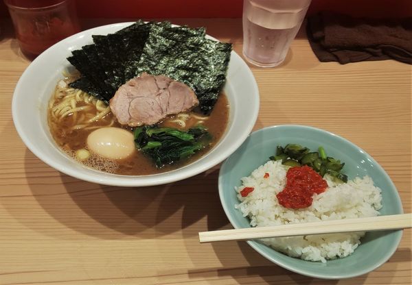 「ラーメン中盛+のり+味玉」@漢ラーメン 室の写真