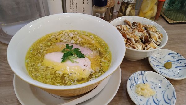 「塩鶏そば+チャーシュー丼+替え玉」@中華そば ムタヒロ 拝島駅店の写真