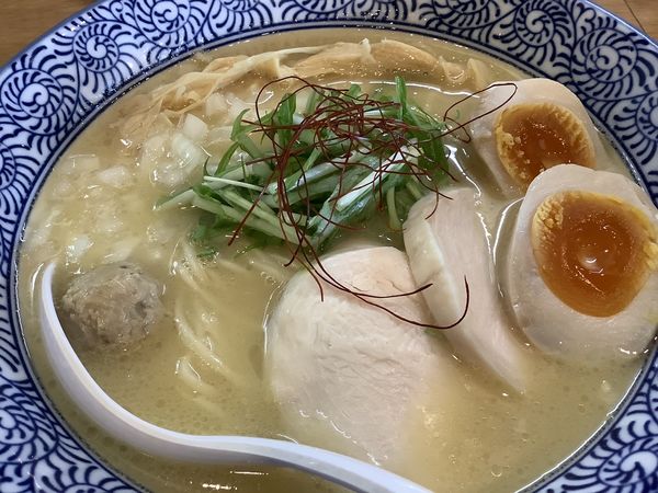 「味玉入り濃厚鶏白湯中華そば　900円」@麺屋きよたかの写真