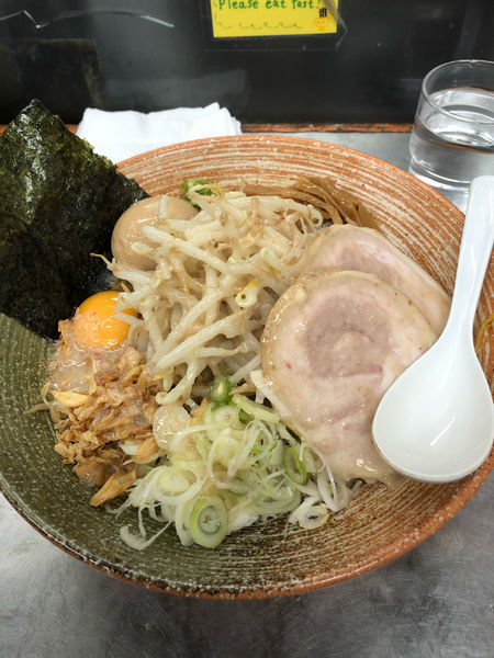 「醤油まぜそば」@覆麺 智の写真