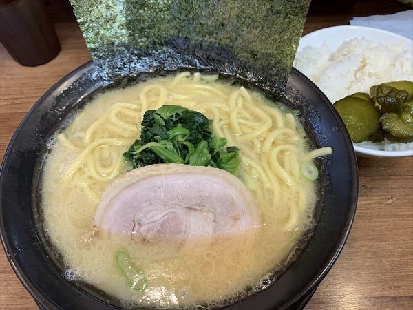 「塩豚骨ラーメン」@横浜家系ラーメン 駒込家の写真