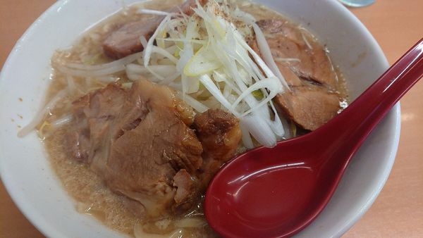 「小豚ラーメン(醤油)770円」@原点らーめんの写真