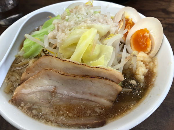 「ガチ盛り中華そば」@中華そば 春晴れの写真