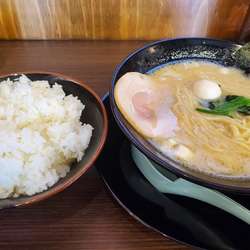 ラーメン+中ライス