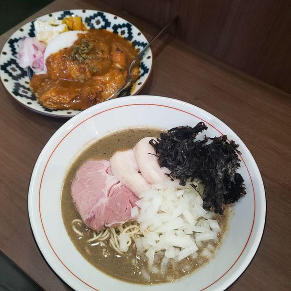 「濃厚煮干ソバ(900)セットカレーBIGチキン(550)」@Noodle&Spice curry 今日の1番の写真