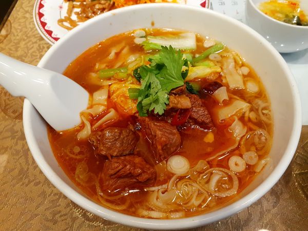 「牛肉刀削麺」@魯香酒樓の写真