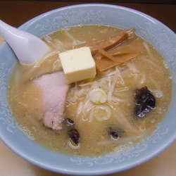 しおラーメン（+バター）