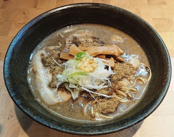 「でら煮干しらーめん」@にぼしらーめん88の写真