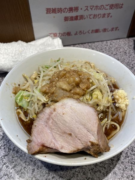 「ラーメン(並盛)ニンニク少なめ、あぶら」@ラーメン宮郎の写真