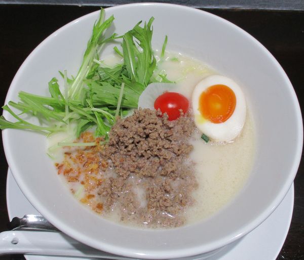 「牛骨白湯拉麺コムタン並　830円」@五瞭の写真