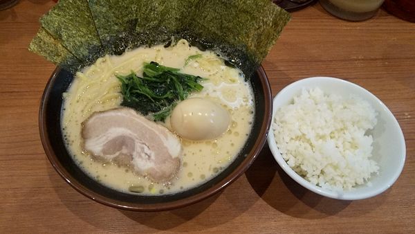 「醤油のりたまらーめん780円+半ライス100円」@金沢家の写真