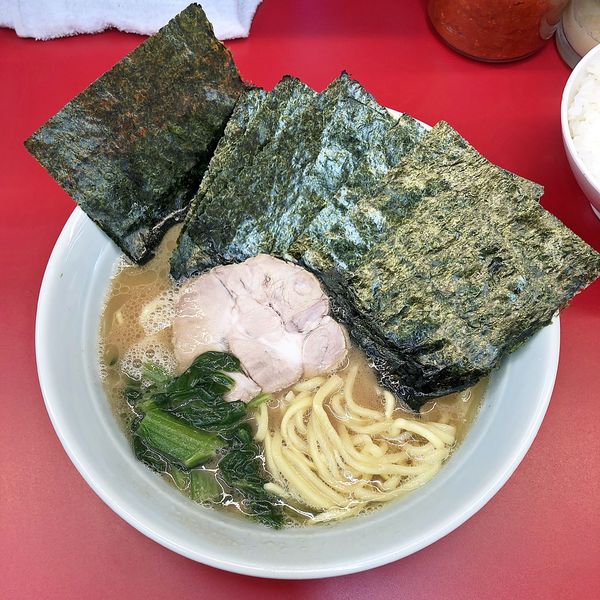 「ラーメン 並 650円＋海苔50円」@ラーメン堀田家の写真