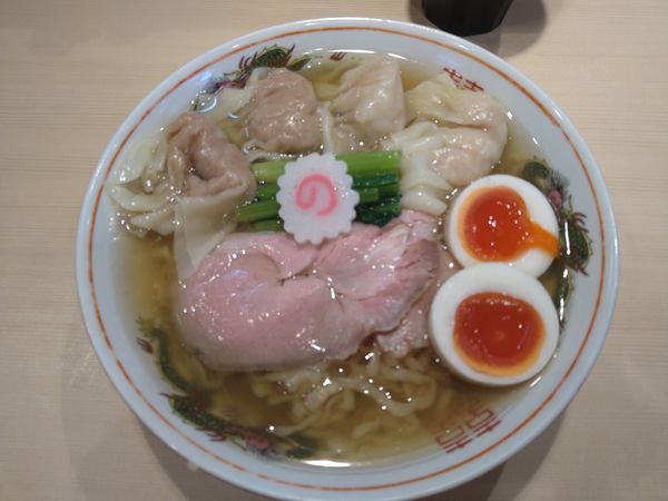 「白だしワンタンメン（1130円）＋味玉（110円）」@キング製麺の写真