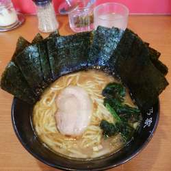 ラーメン　麺固め　650円　ノリ追加100円