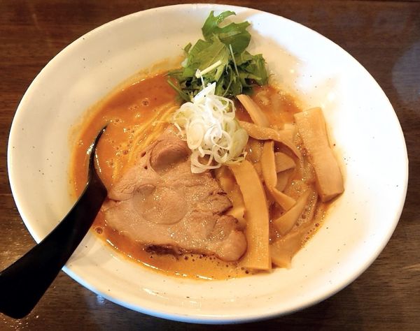 「辛白湯」@ラーメン翼の写真