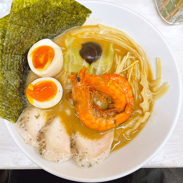 「特製濃厚海老ソバ」@マグロ卸のマグロ丼とラーメンの店 ウミノイロの写真