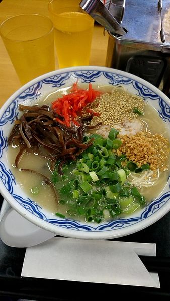 「ラーメン600円替え玉無料5個」@由丸製麺所の写真