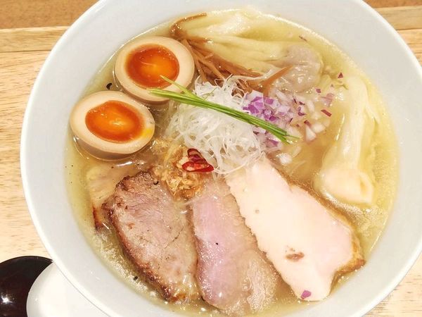 「特製しおらぁ麺」@らぁ麺や 嶋の写真