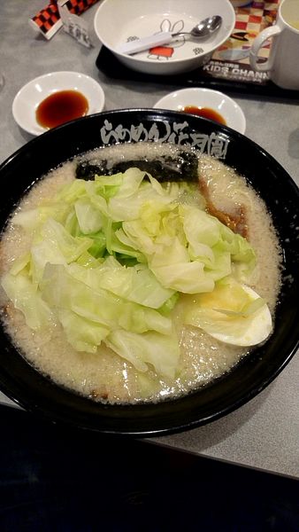 「げんこつラーメン塩720円大盛180円キャベツ無料クーポン」@らあめん花月嵐 大森東口店の写真