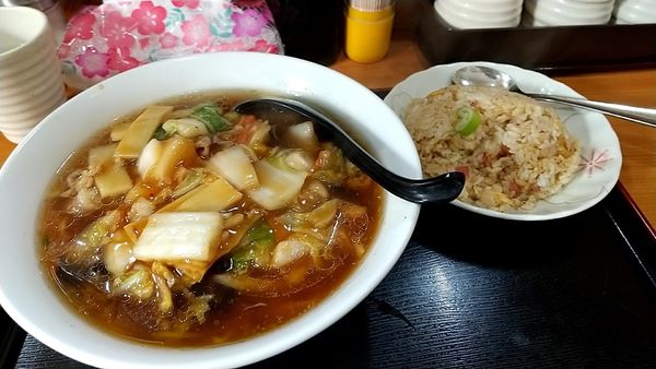 「五目麺（半チャーハンとのセットで６８０円）」@中華料理 海月の写真