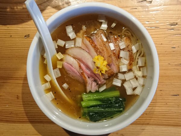 「淡麗鴨だし中華そば（塩）＋鴨チャーシュー」@麺処 図鑑の写真