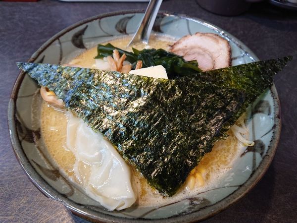 「タケルラーメン(太麺)麺大盛1400円+100円」@味噌一 上石神井店の写真