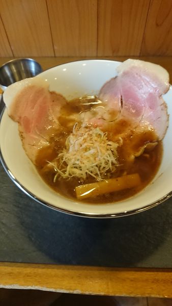 「TWOピース(鰹出汁醤油ラーメン)」@醤油らーめん ピース 東三国店の写真