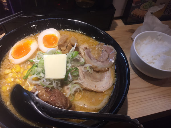 「特製味噌豚骨」@背油とんこつらーめん 雷門の写真