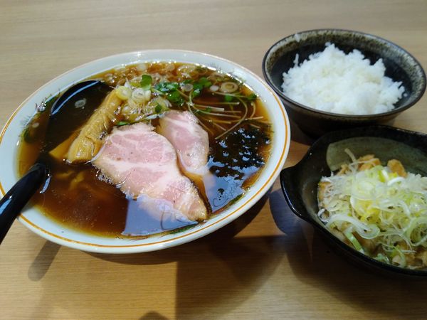 「昔ながらの醤油ラーメン (Bセット) 1000円」@幸屋きよまる 総本店の写真
