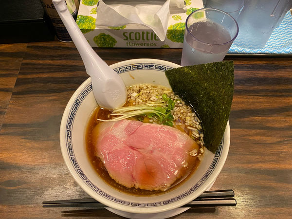 「醤油（細麺）」@稲荷屋の写真